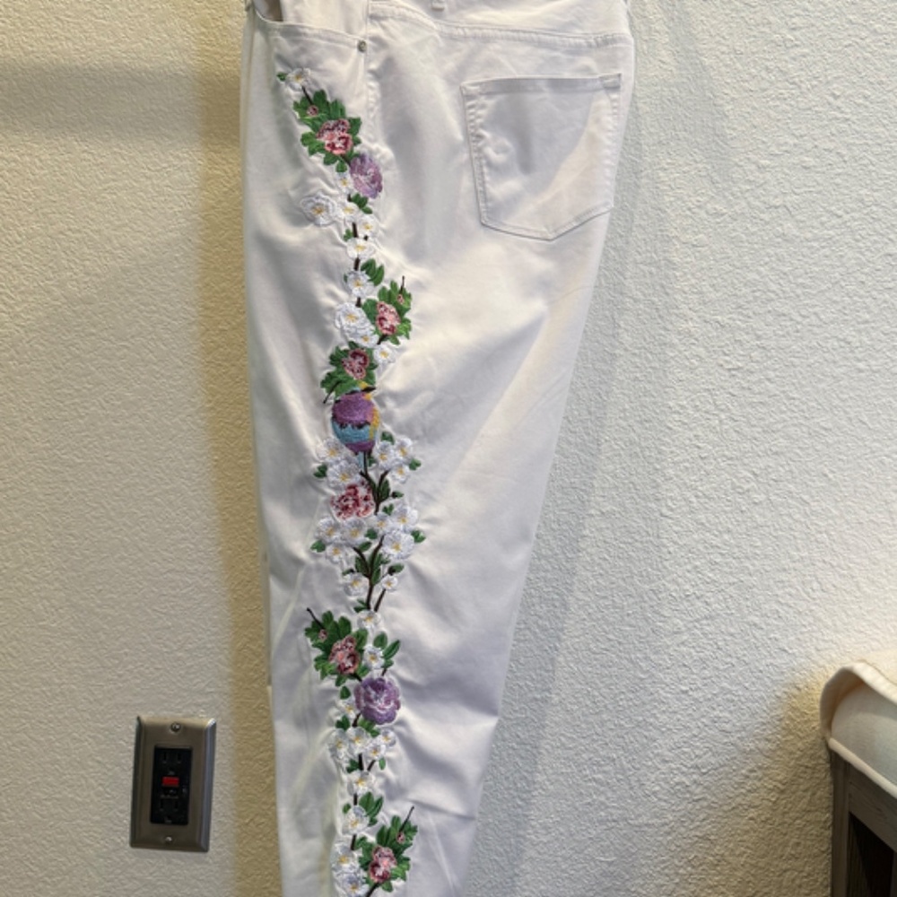 Elie Tahari embroidered pants size 29